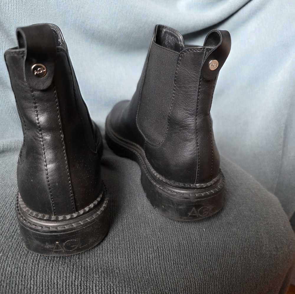 AGL- Black Chelsea boots size 40 (US 9.5) - Picture 5 of 8